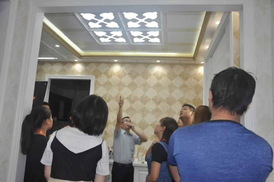 威廉希尔体育官方网站商学院“致胜终端营销培训会”火热启动